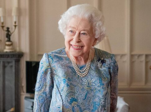 mordomo-revela-como-rainha-elizabeth-reagiu-ao-diagnostico-de-cancer