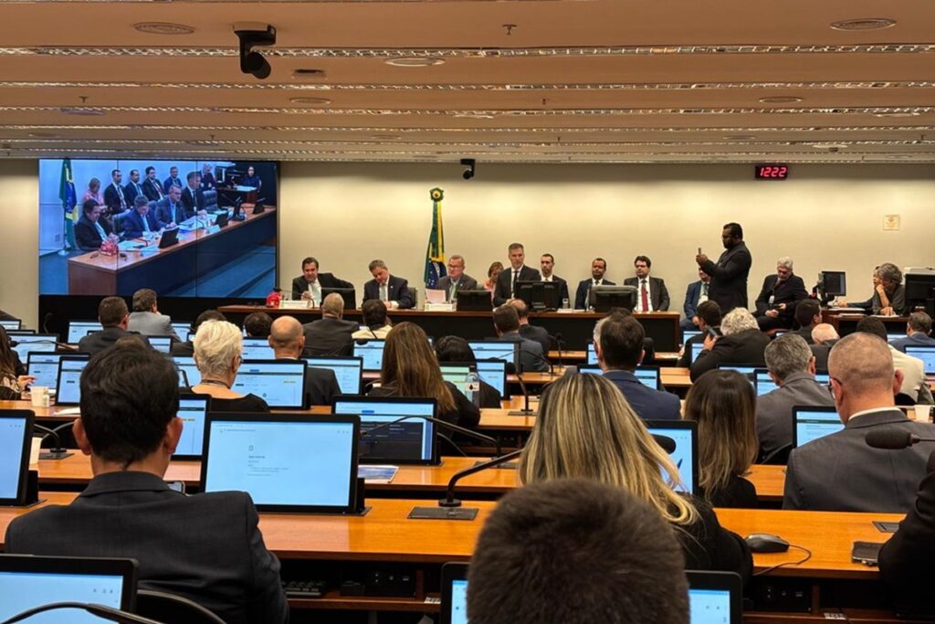 congresso:-por-falta-de-acordo,-comissao-adia-votacao-da-ldo-de-2026