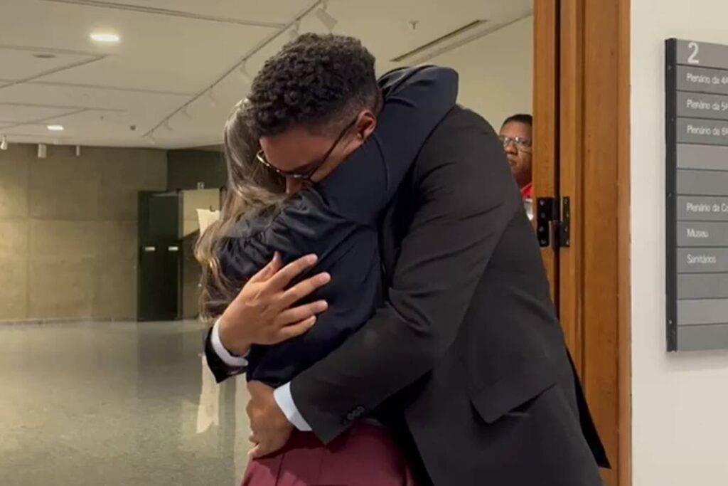 “a-voz-de-um-inocente-foi-escutada”,-diz-irma-de-homem-que-sera-solto-apos-15-anos-preso