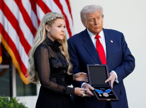 trump-concede-a-maior-honraria-civil-dos-eua-a-charlie-kirk