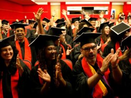 formandos-da-universidade-das-quebradas-celebram-periferia-na-abl
