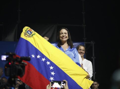 a-esquerda-e-o-premio-nobel-da-paz-(por hubert-alqueres)