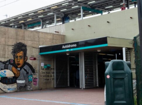 passageiro-aciona-botao-de-emergencia-de-trem-da-linha-9-esmeralda