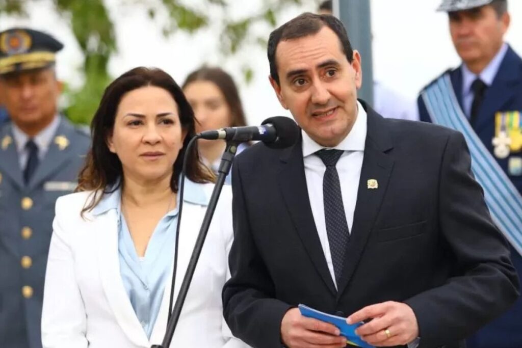 primeira-dama-perde-cargo-apos-denuncia-de-suposta-amante-de-prefeito