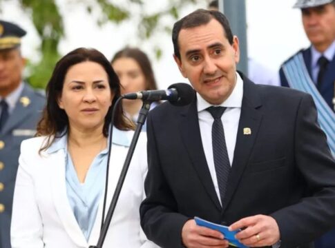 primeira-dama-perde-cargo-apos-denuncia-de-suposta-amante-de-prefeito