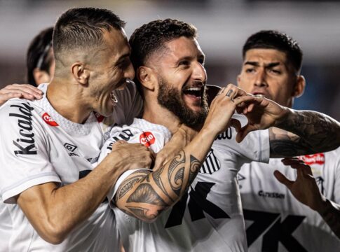 santos-bate-corinthians-por-3-x-1-e-respira-no-campeonato-brasileiro