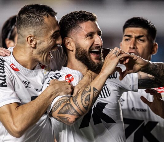 santos-bate-corinthians-por-3-x-1-e-respira-no-campeonato-brasileiro