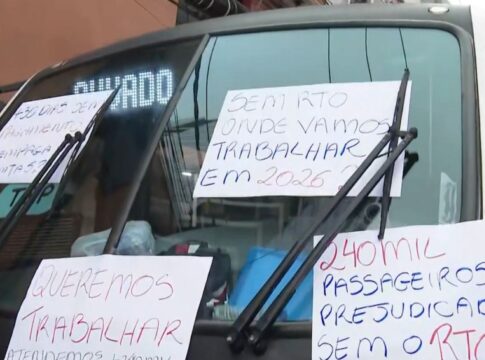 protesto-de-motoristas-de-onibus-bloqueia-avenida-juscelino-kubitschek
