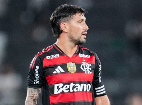 arrascaeta-detona-arbitragem-apos-vitoria-em-classico:-“protagonistas”