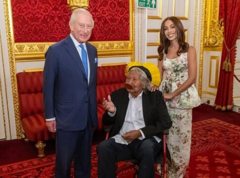 anitta-compartilha-detalhes-de-encontro-com-rei-charles-em-palacio