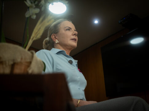 gleisi-defende-minirreforma-ministerial-para-lula-“arrumar-governo”