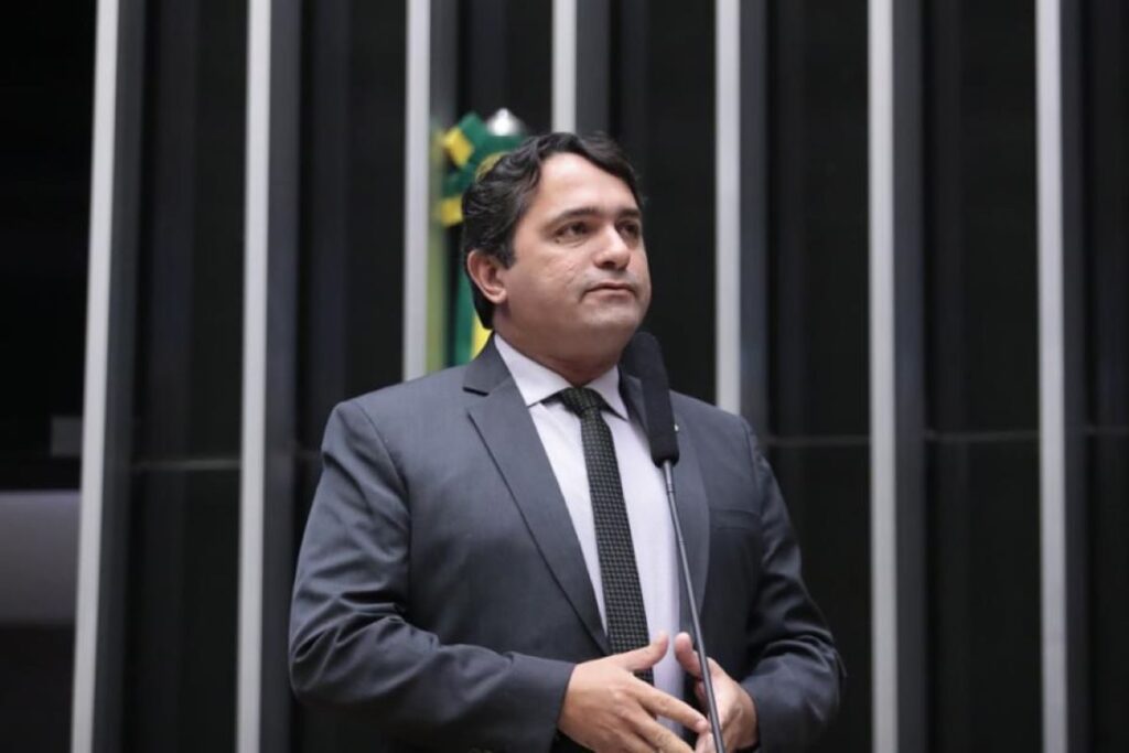 deputado-do-pl-demite-sogra-na-camara-apos-denuncia-e-processo-no-tcu