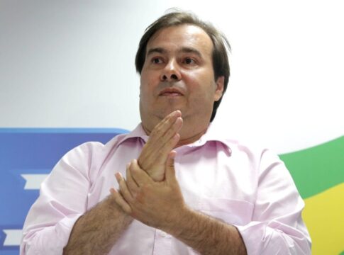 maia:-tarcisio-perdeu-favoritismo-ao-se-contaminar-pelo-bolsonarismo