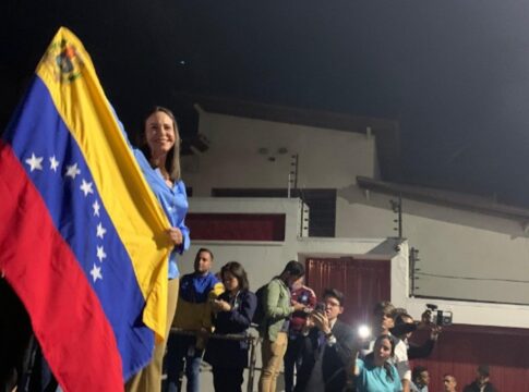 “lula-deve-dizer-a-maduro-que-e-hora-de-ir-embora”,-diz-nobel-da-paz