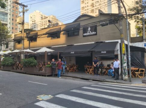 jardins:-bar-fechado-apos-mulher-ser-intoxicada-por-metanol-e-reaberto