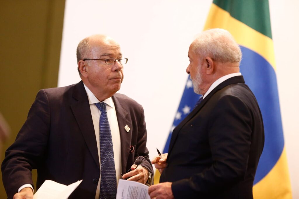 lula-recebe-vieira-um-dia-apos-viagem-aos-eua-para-negociar-tarifaco