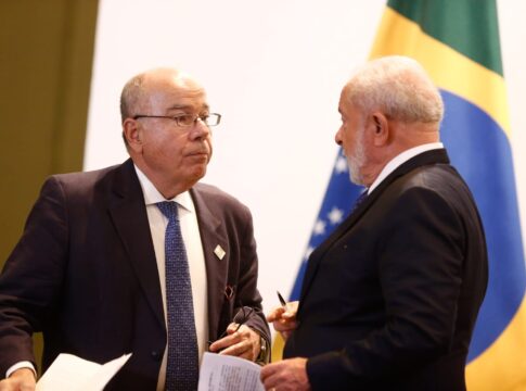 lula-recebe-vieira-um-dia-apos-viagem-aos-eua-para-negociar-tarifaco
