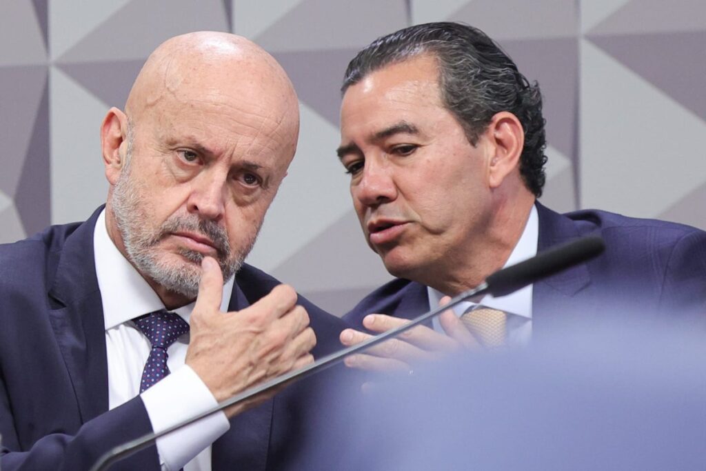 r$-8-milhoes-em-carros,-25-iphones:-as-compras-da-“farra-do-inss”