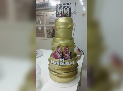 tema-de-filme:-veja-o-bolo-de-15-anos-da-filha-cacula-de-bolsonaro