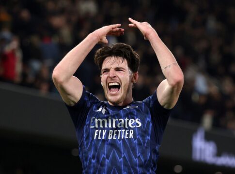 arsenal-vence-o-fulham,-mantem-lideranca-e-chega-a-oito-jogos-invicto