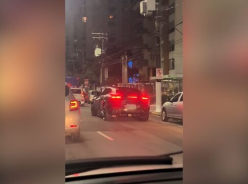 ferrari-purosangue-de-neymar-e-filmada-nas-ruas-de-santos.-veja-video