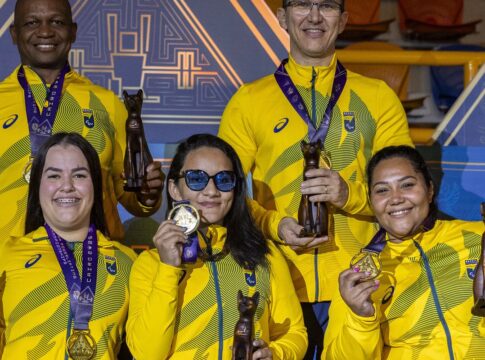 brasil-fecha-mundial-de-halterofilismo-com-ouro-nas-equipes-femininas