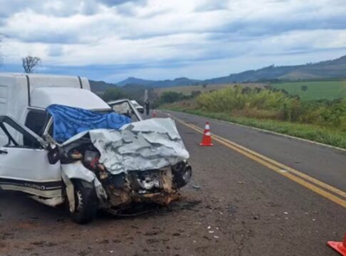 motorista-de-22-anos-morre-apos-colisao-frontal-na-mgc-265