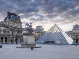 museu-do-louvre-fecha-neste-domingo-apos-roubo-de-joias-de-napoleao