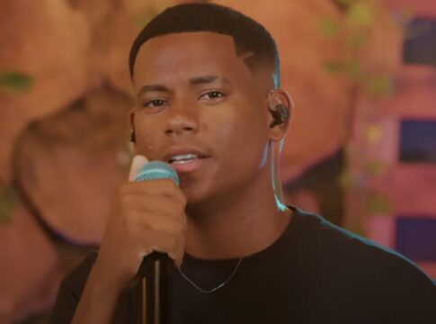 netto-brito-abre-o-coracao-apos-acidente:-“pensei-em-parar-de-cantar”