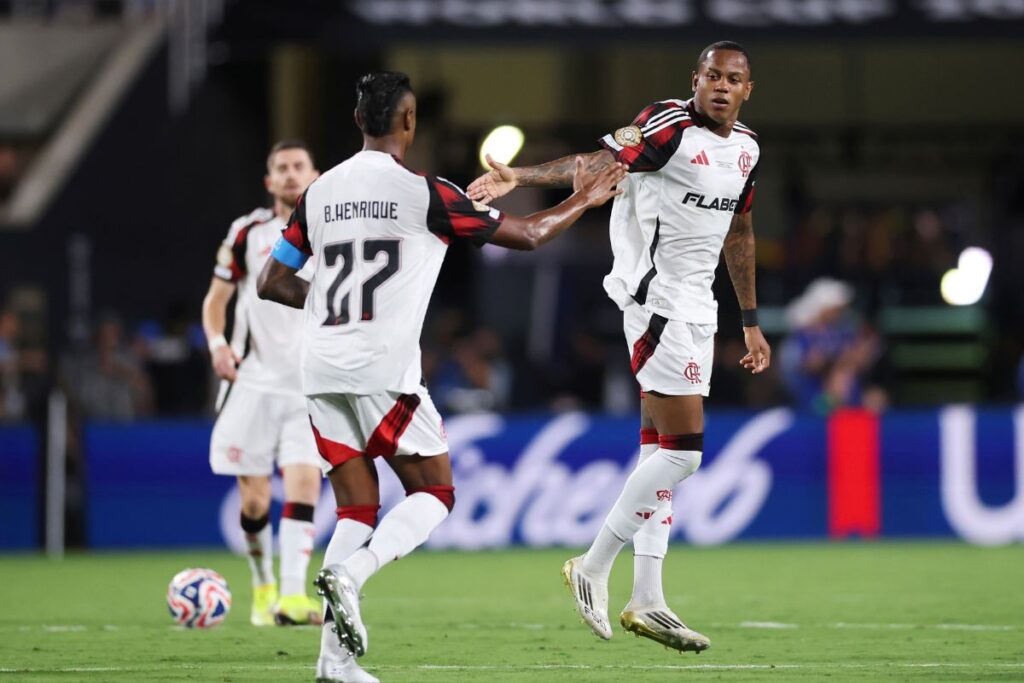 jogador-do-flamengo-e-flagrado-em-balada-antes-de-jogo-contra-o-verdao