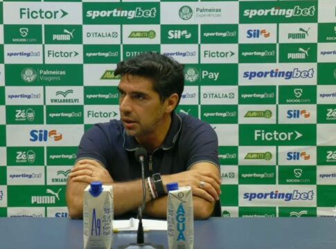 abel-ferreira-compara-basquete-a-futebol-para-reclamar-de-penalti