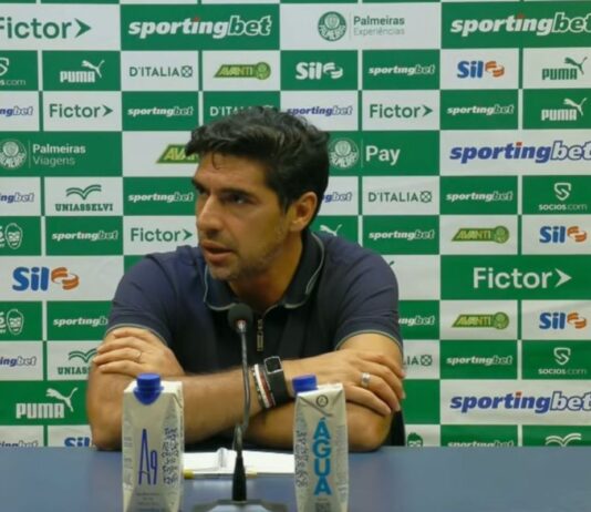 abel-ferreira-compara-basquete-a-futebol-para-reclamar-de-penalti