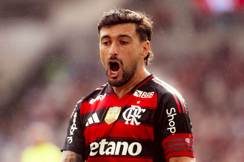 brasileirao:-arrascaeta-iguala-kaio-jorge-na-lideranca-da-artilharia