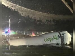 aviao-de-carga-derrapa-e-cai-no-mar-durante-pouso-em-hong-kong