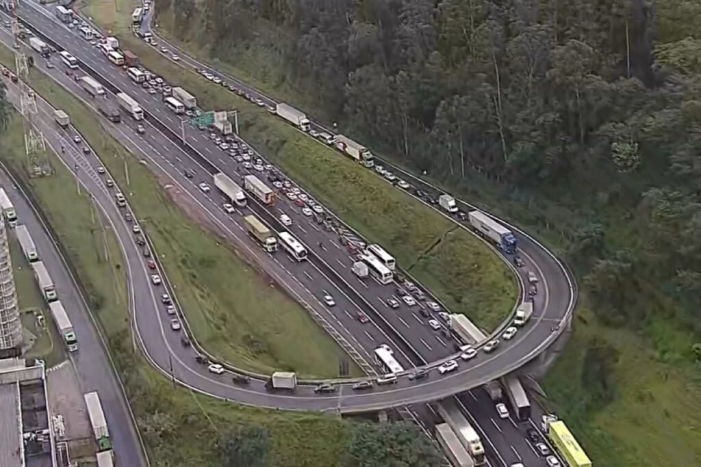 suspeito-e-baleado-por-gcm-ao-tentar-roubar-moto-na-rodovia-anhanguera