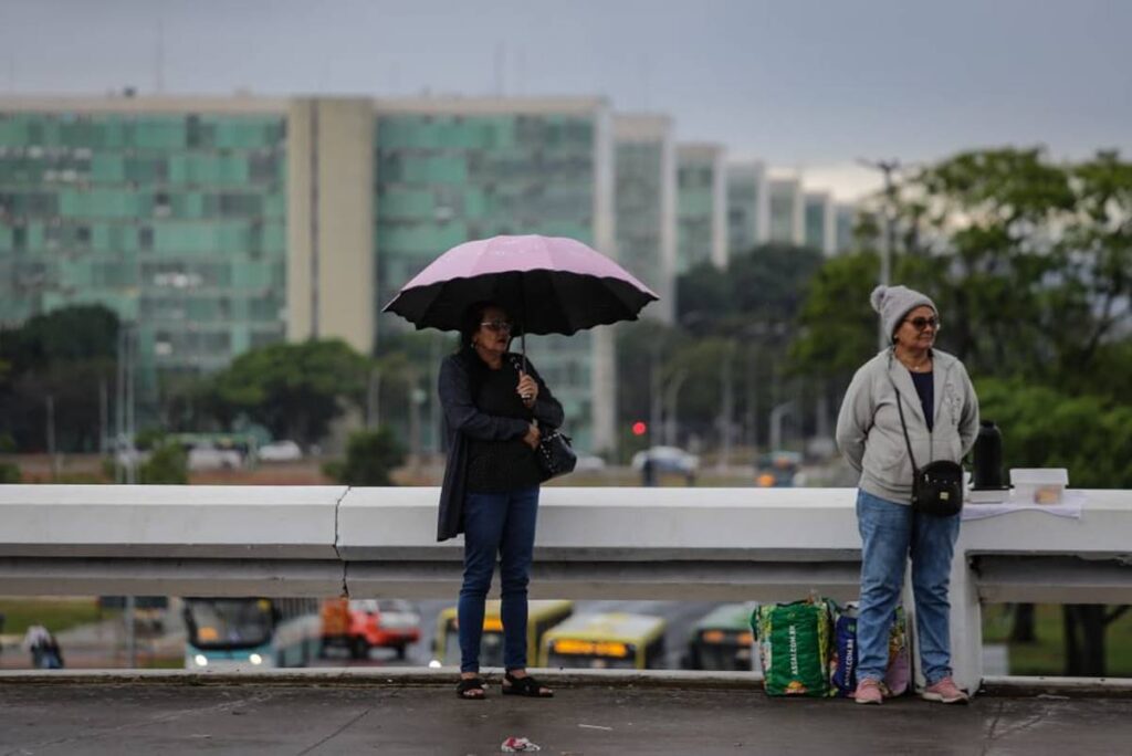 chuva-vai-continuar-no-df?-veja-a-previsao-do-tempo-para-esta-segunda