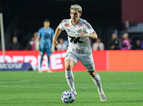 santos-x-vitoria:-saiba-onde-assistir-ao-duelo-pelo-brasileirao