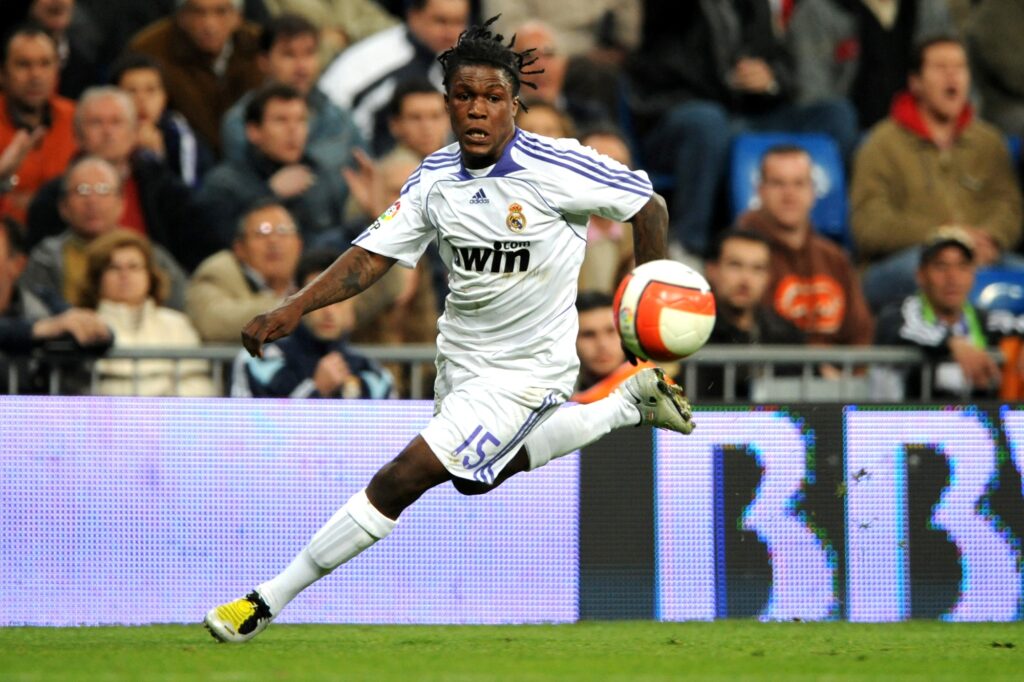 ex-jogador-do-real-madrid-e-internado-na-holanda,-vitima-de-avc