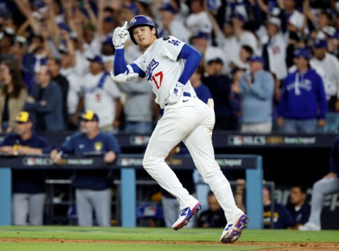 japones-faz-historia-e-domina-jogo-na-mlb.-confira-numeros