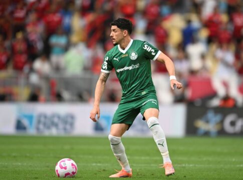 arbitro-de-flamengo-x-palmeiras-explica-expulsao-de-piquerez-em-sumula