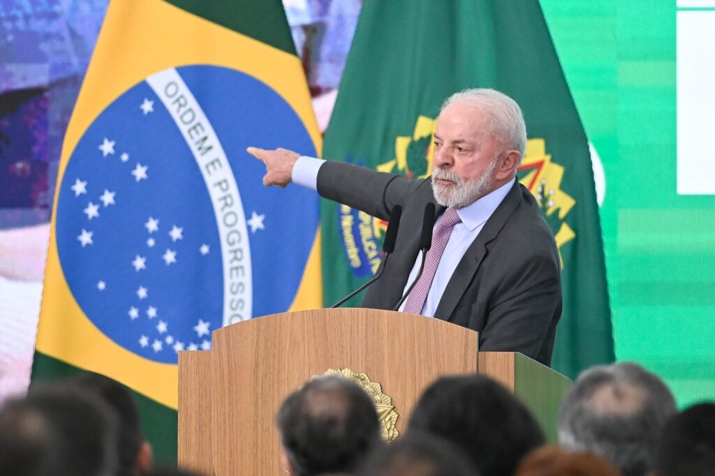 lula-cobra-o-banco-central:-“vai-precisar-comecar-a-baixar-os-juros”