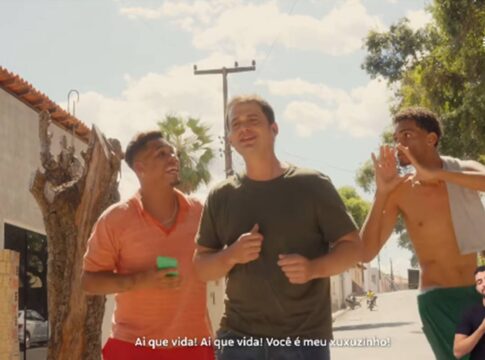 governo-do-piaui-faz-propaganda-com-negros-furtando-jovem-branco
