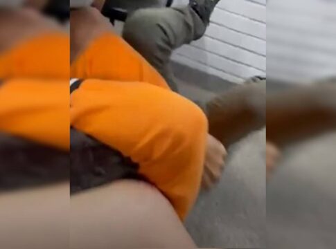 professor-agredido-em-escola-por-pai-de-aluna-levou-ao-menos-9-socos professor-agredido-em-escola-por-pai-de-aluna-levou-ao-menos-9-socos