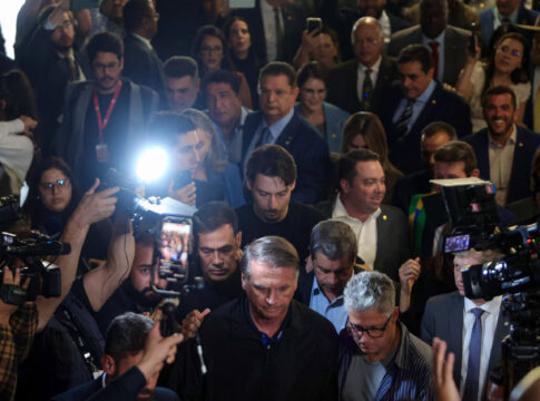 o-no-da-direita:-como-sair-da-sombra-do-cla-bolsonaro?