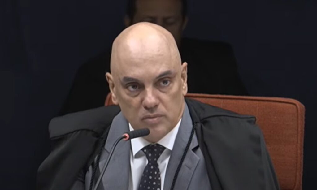 trama-golpista:-moraes-vota-em-julgamento-do-nucleo-de-desinformacao