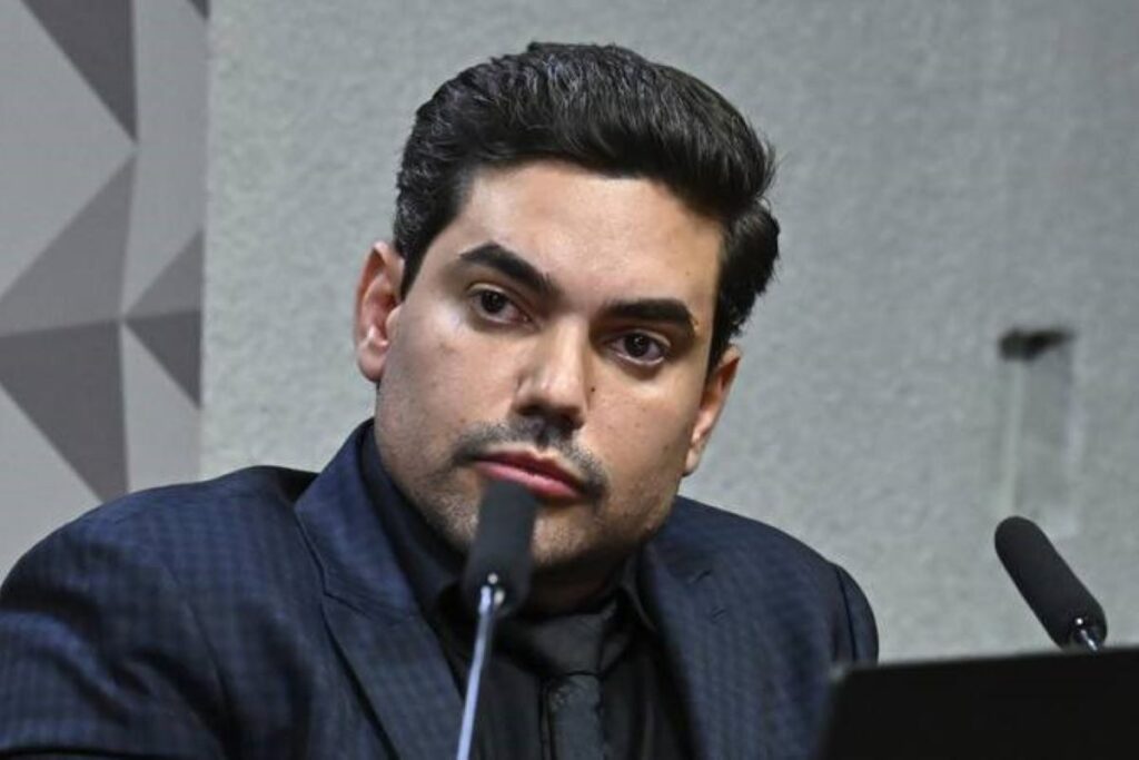 cpmi-do-inss:-investigado-pela-pf-se-cala-sobre-doacao-a-ex-ministro