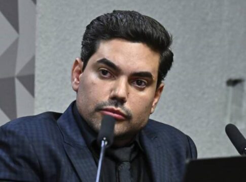 cpmi-do-inss:-investigado-pela-pf-se-cala-sobre-doacao-a-ex-ministro