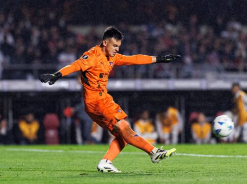 goleiro-titular-da-ldu-se-lesiona-e-desfalca-equipe-contra-o-palmeiras