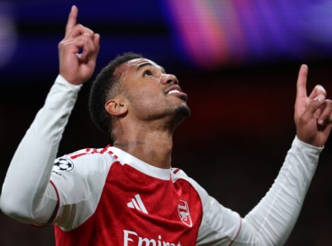 com-show-brasileiro,-arsenal-atropela-atletico-de-madrid-na-champions