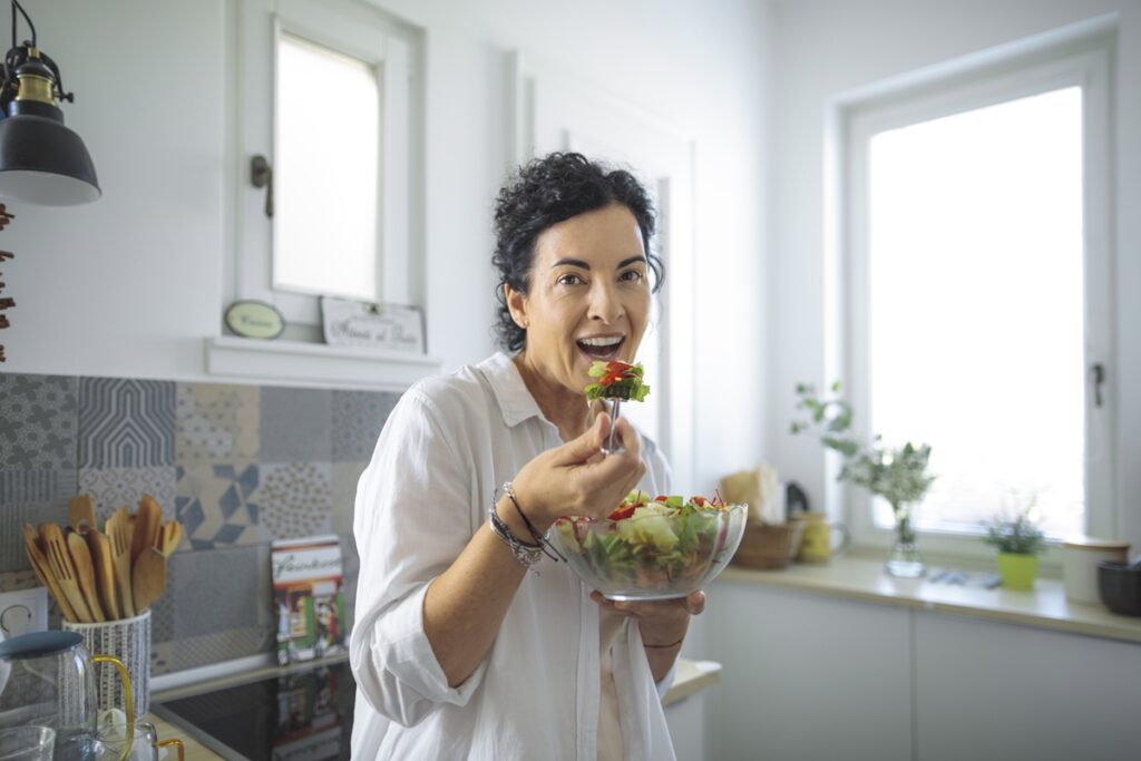 menopausa:-o-que-comer-para-aliviar-os-sintomas-e-se-manter-saudavel